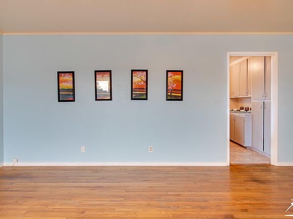 5th image of 1634 West Ave