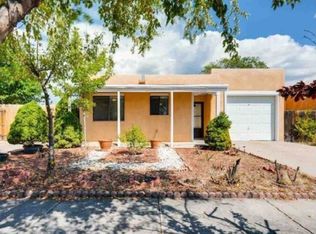 1013 Calle Carmilita, Santa Fe, NM 87505