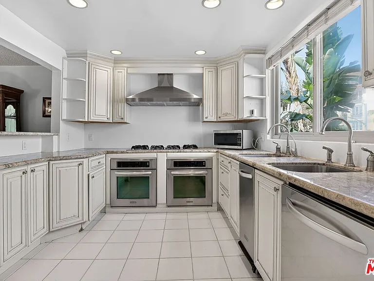184 N Crescent Dr — Photo 21
