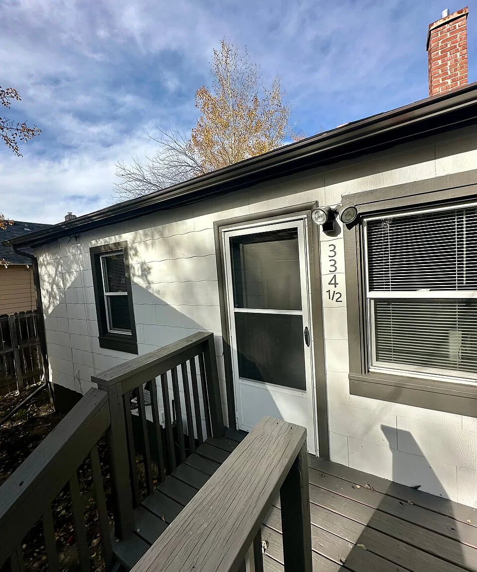 1 bed, 1.0 bath, 700 sqft, $900 — Photo 1