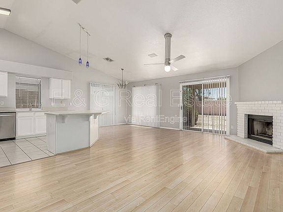 4th image of 2243 E Edna Ave