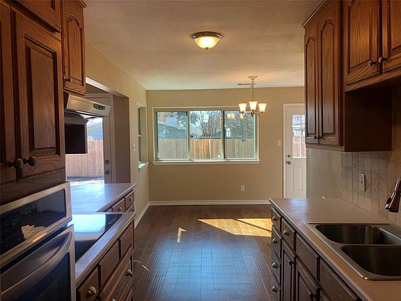 2nd image of 2968 Leahy Dr