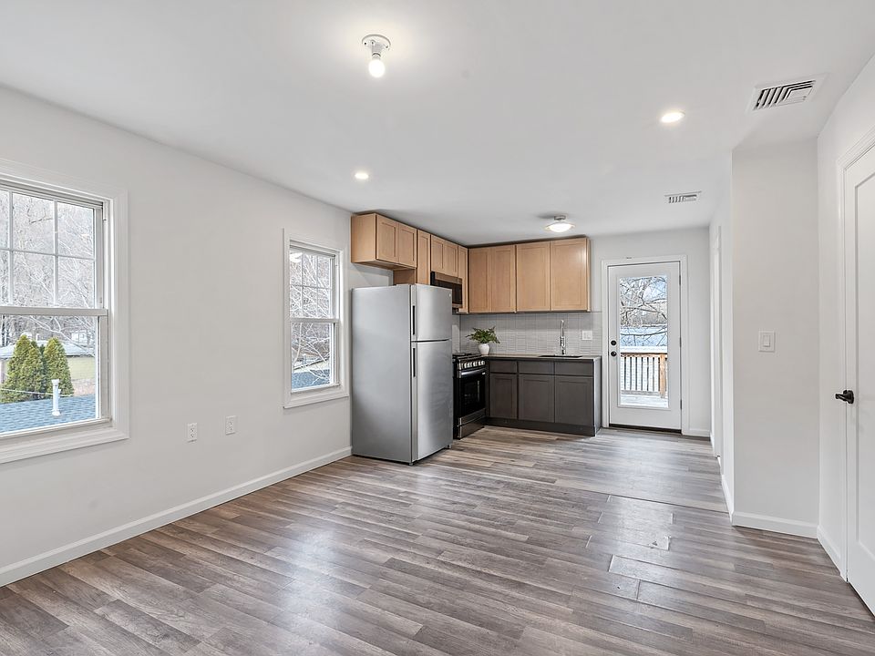 1st image of 699 Jersey Ave APT 1