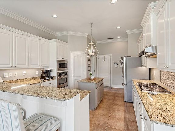 5th image of 1090 Scarlet Oak Ln