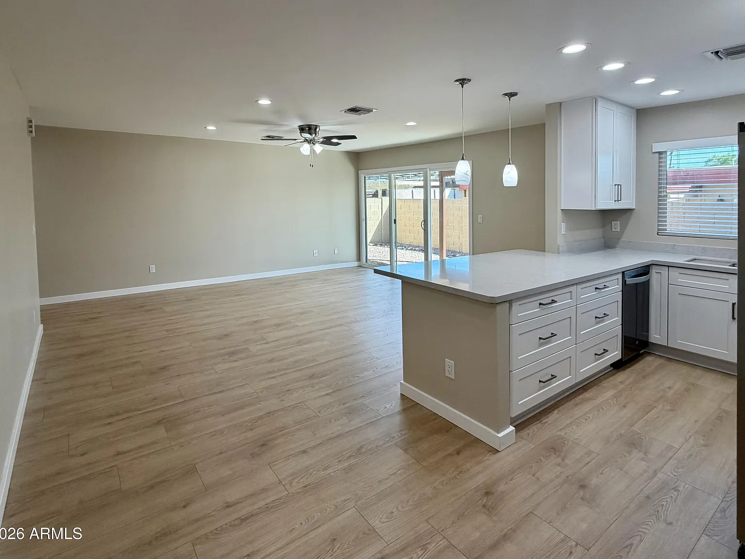 2 bed, 968 sqft, $1,895 — Photo 4