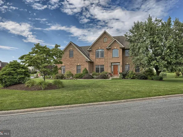8 Starlight Ln, Lebanon, PA 17046