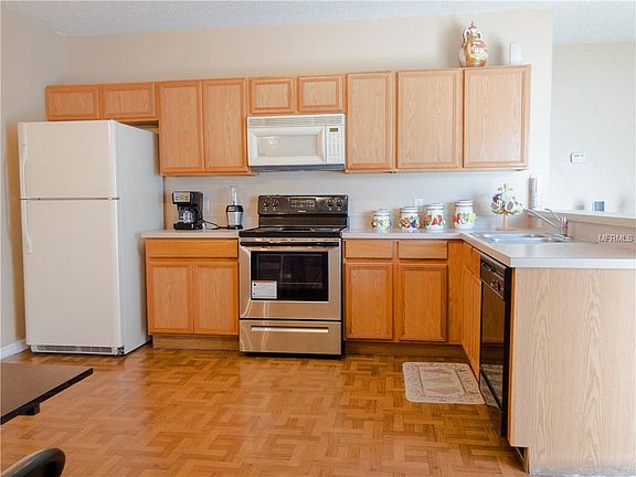 3rd image of 803 Massy Ct