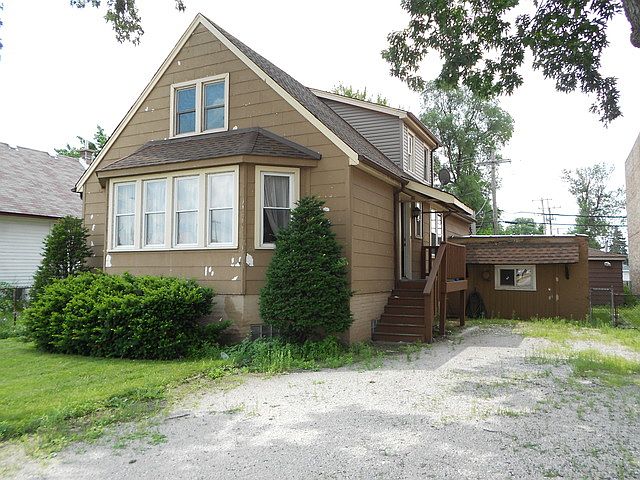 1st image of 6245 W 95th St