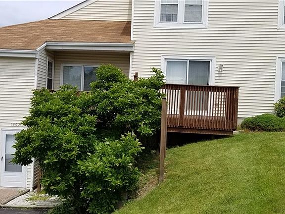 3rd image of 1302 Whispering Hills Pl