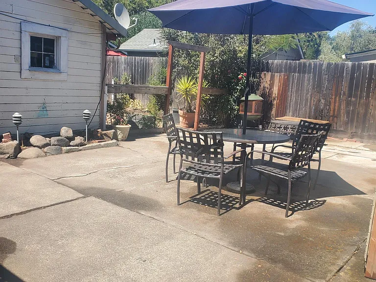 745 Center St — Photo 19