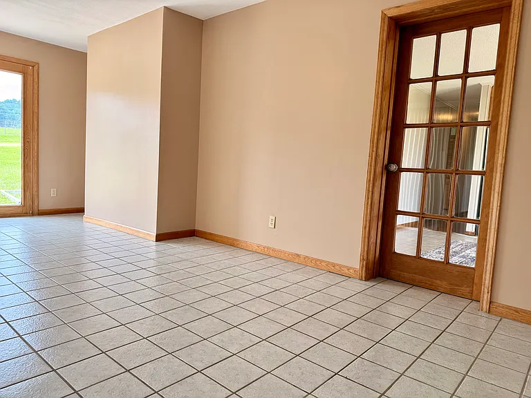 5028 Highway 11E — Photo 16