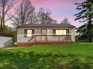 6979 Howe Rd, Bath, MI 48808