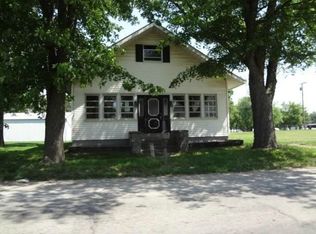 605 E 2nd St, Reynolds, IN 47980