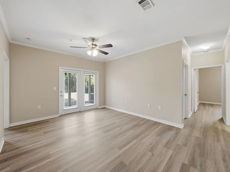 Elora Place Apartments — Photo 22
