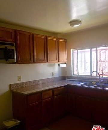 2nd image of 5820 S Wilton Pl