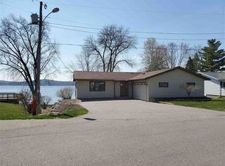 606 Lake Wisconsin Dr, Merrimac, WI 53561