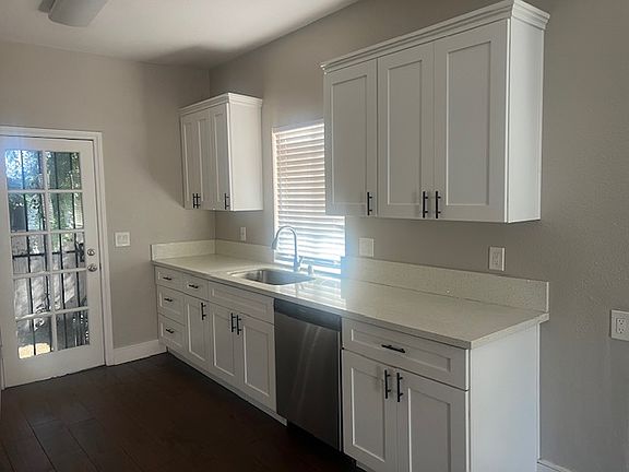 4th image of 2661 L St