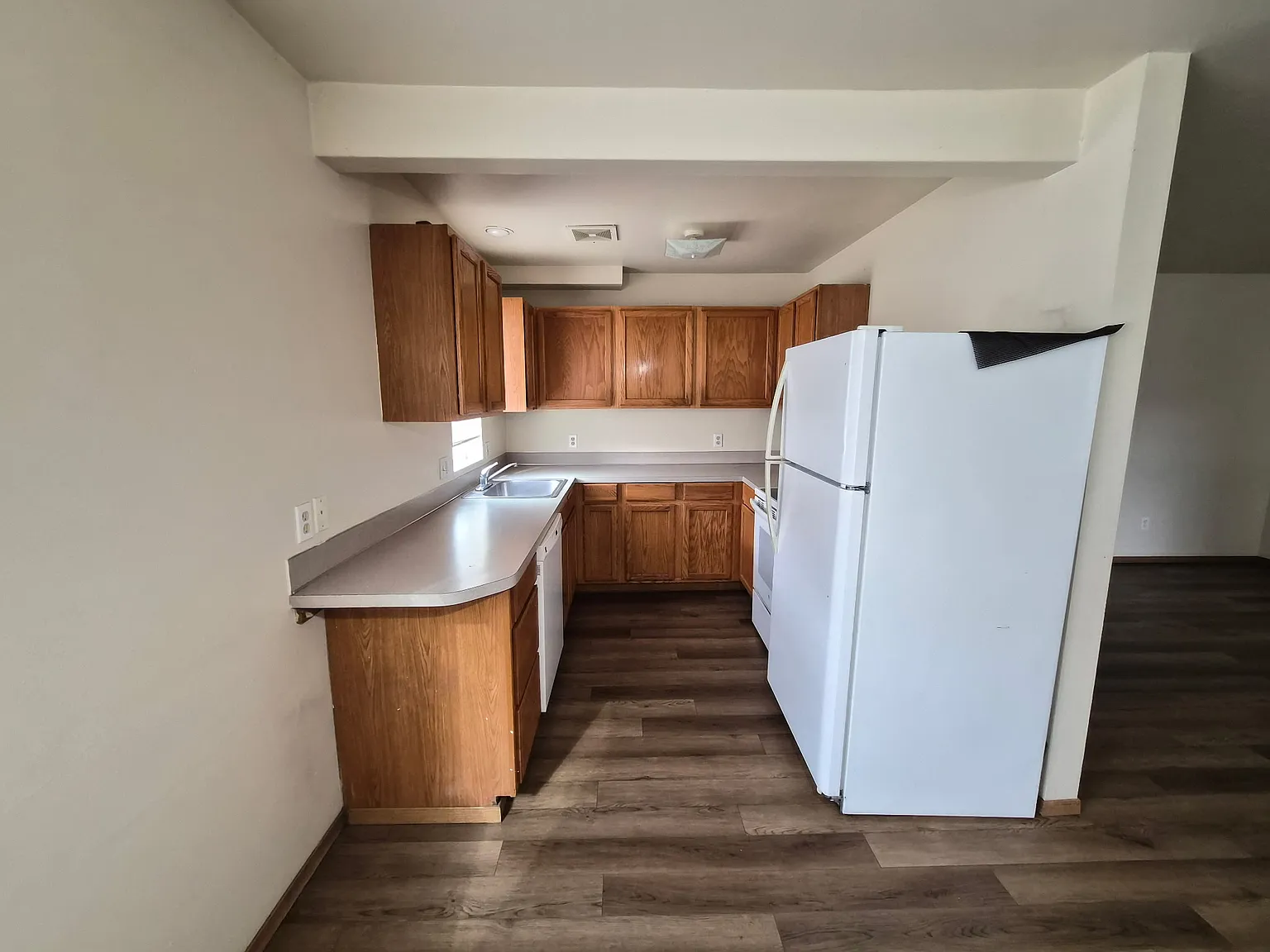 301 E 3rd St — Photo 4