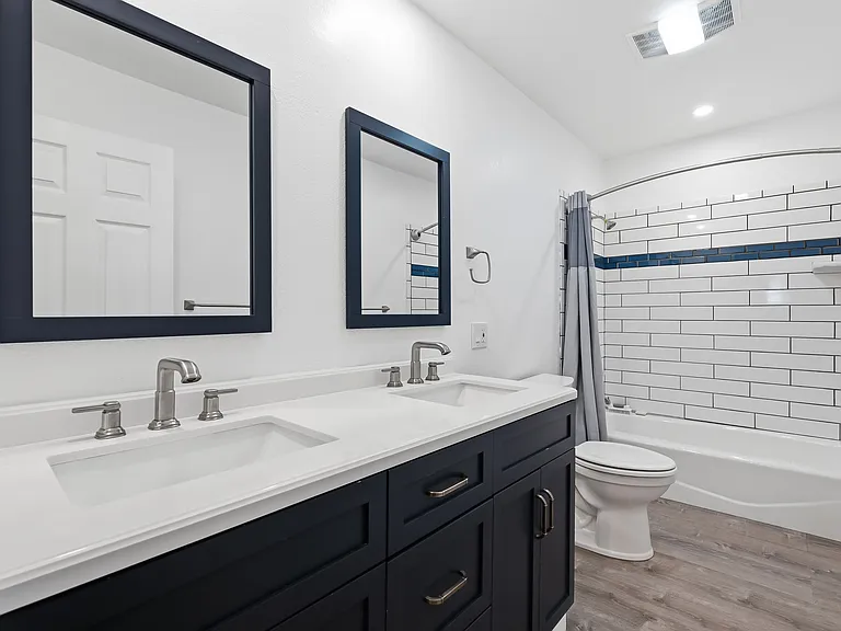 1162 Davis St — Photo 24