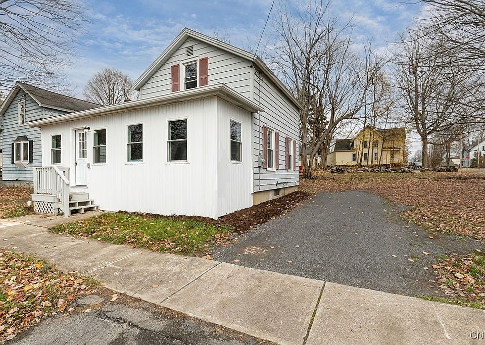 1st image of 221 W 5th St S