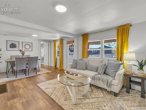 3rd image of 344 Plainview Pl