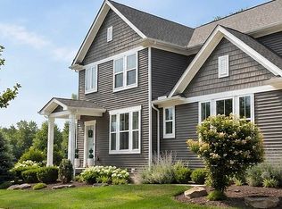 7599 Woodland Ave, Hudson, OH 44236