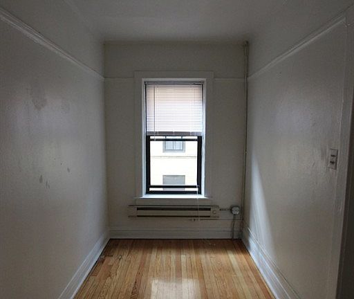 3rd image of 427 W Belden Ave #427E202
