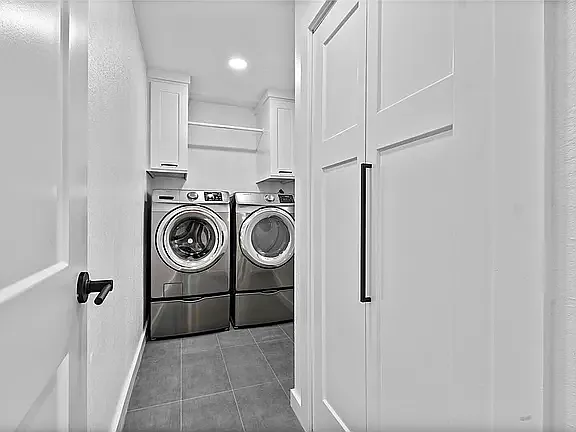 2205 Douglas St — Photo 8