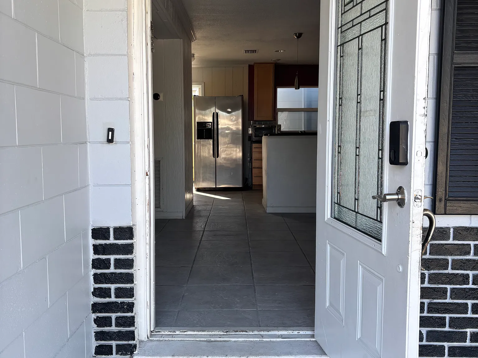 4 bed, 1300 sqft, $2,700 — Photo 4