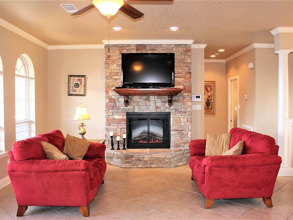 1st image of 620 Grandpoint Dr Unit 22-1