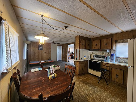 2nd image of 2104 Water Front Dr