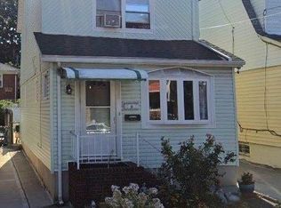 5933 156th St, Flushing, NY 11355