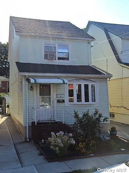 5933 156th St photo 1