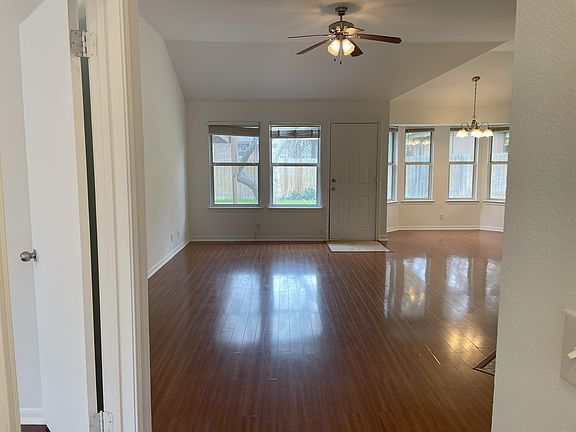 2nd image of 513 Deercreek Ln