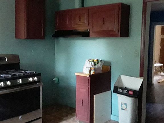 5th image of 1057 S San Joaquin Ave
