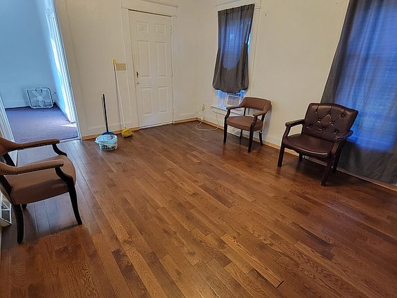 5th image of 819 W 11th St Floor 1