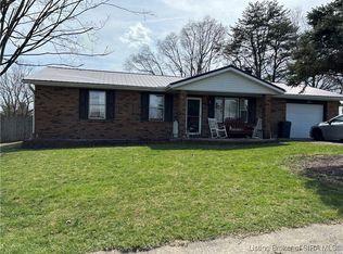 110 N Nichols Ave, Salem, IN 47167