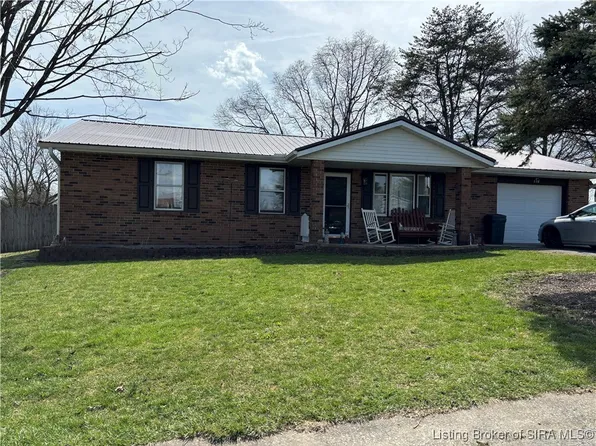 110 N Nichols Avenue, Salem, IN 47167