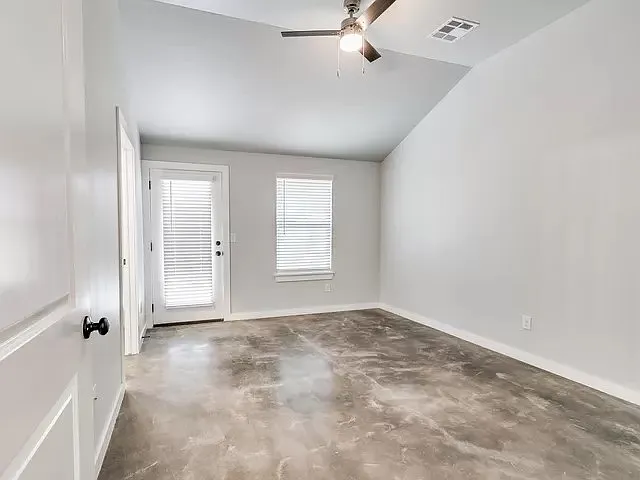 816 Coles Crk — Photo 18