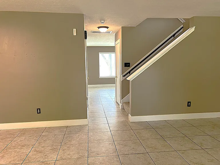 6819 Kingwood Glen Dr — Photo 2