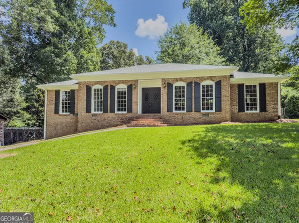 868 Bradford Ct, Lilburn, GA 30047