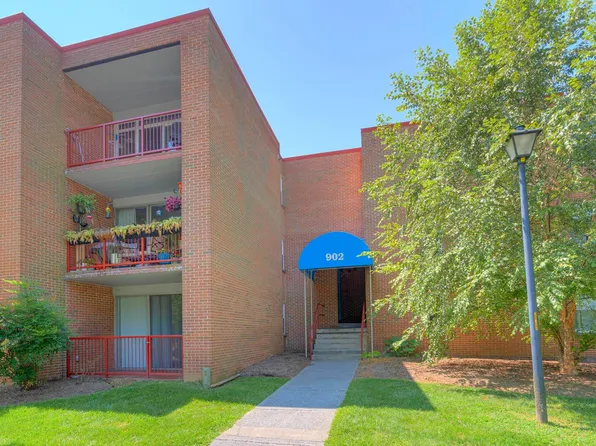 902 Eleven Brightwood Manor Dr #C, Blacksburg, VA 24060