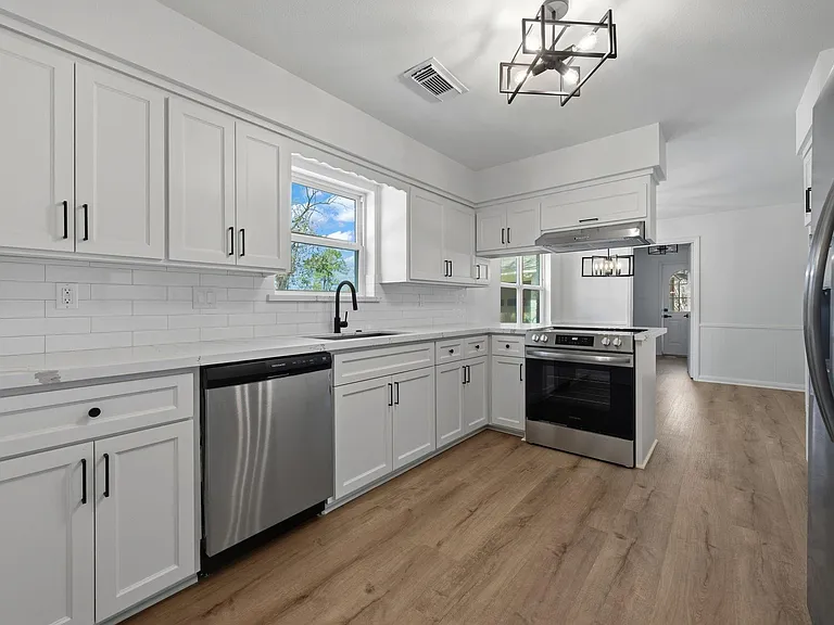 210 Ridgemont Dr — Photo 6