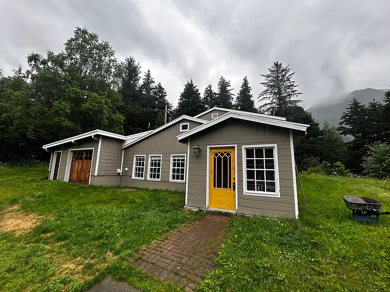 330 Sawmill Rd — Photo 2