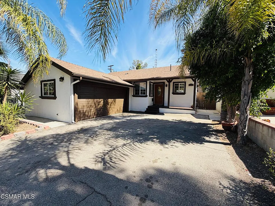 22206 Del Valle St