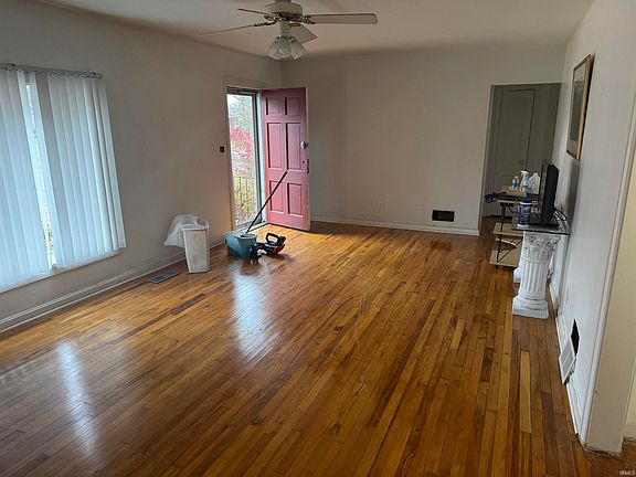 3rd image of 421 S Dexter Ave