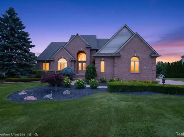 11808 Landers Dr, Plymouth, MI 48170