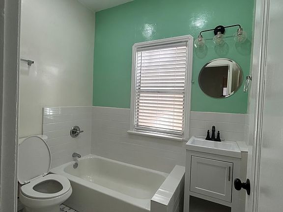 4th image of 4249-4253 1/2 Leimert Blvd #4255-4259