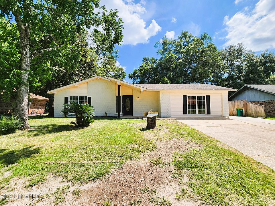 1st image of 326 Dianne Dr