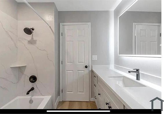 3rd image of 585 Valley Forge Way APT 4